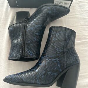 Uncle boots size 7 synthetic upper, synthetic lining.